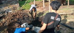 Dramatis, Damkar Lampung Selatan Menyelamatkan Sapi Terpelosok di Septic TankNews TVDAERAH