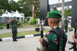 Pangdam Hasanuddin : Keberadaan Korem 142/Tatag Bantu Atasi Kesulitan Masyarakat