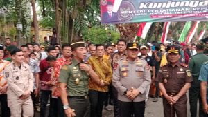 Menhan RI Prabowo Subianto Menyerahkan 1.415 unit Motor untuk Dukung Tugas Babinsa Jajaran Kodam XIV Hasanuddin | NEWS TV Menhan RI Prabowo Subianto Menyerahkan 1.415 unit Motor untuk Dukung Tugas Babinsa Jajaran Kodam XIV Hasanuddin | NEWS TV