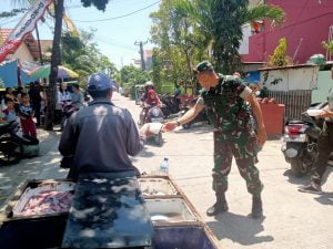 Kepedulian yang tinggi Koramil 02 Tallo Kodim 1408/Mks , Laksanakan Jumat berkah & membagikan makanan siap saji kepada warga Libatkan Persi | NEWS TV