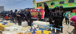 DAMPAK EL NINO DI KOTA MAKASSSAR, BRIMOB SULSEL DAN PDAM KOTA MAKASSAR KOLABORASI SALURKAN AIR BERSIH KE MASYARAKAT | NEWS TV