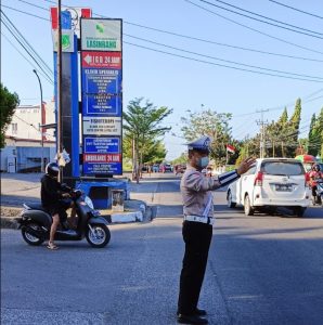 POLRES PINRANG, ANTISIPASI LAKA LANTAS DIJALAN,SAT LANTAS GIAT LALIN PAGI DAN SORE HARI | NEWS TV